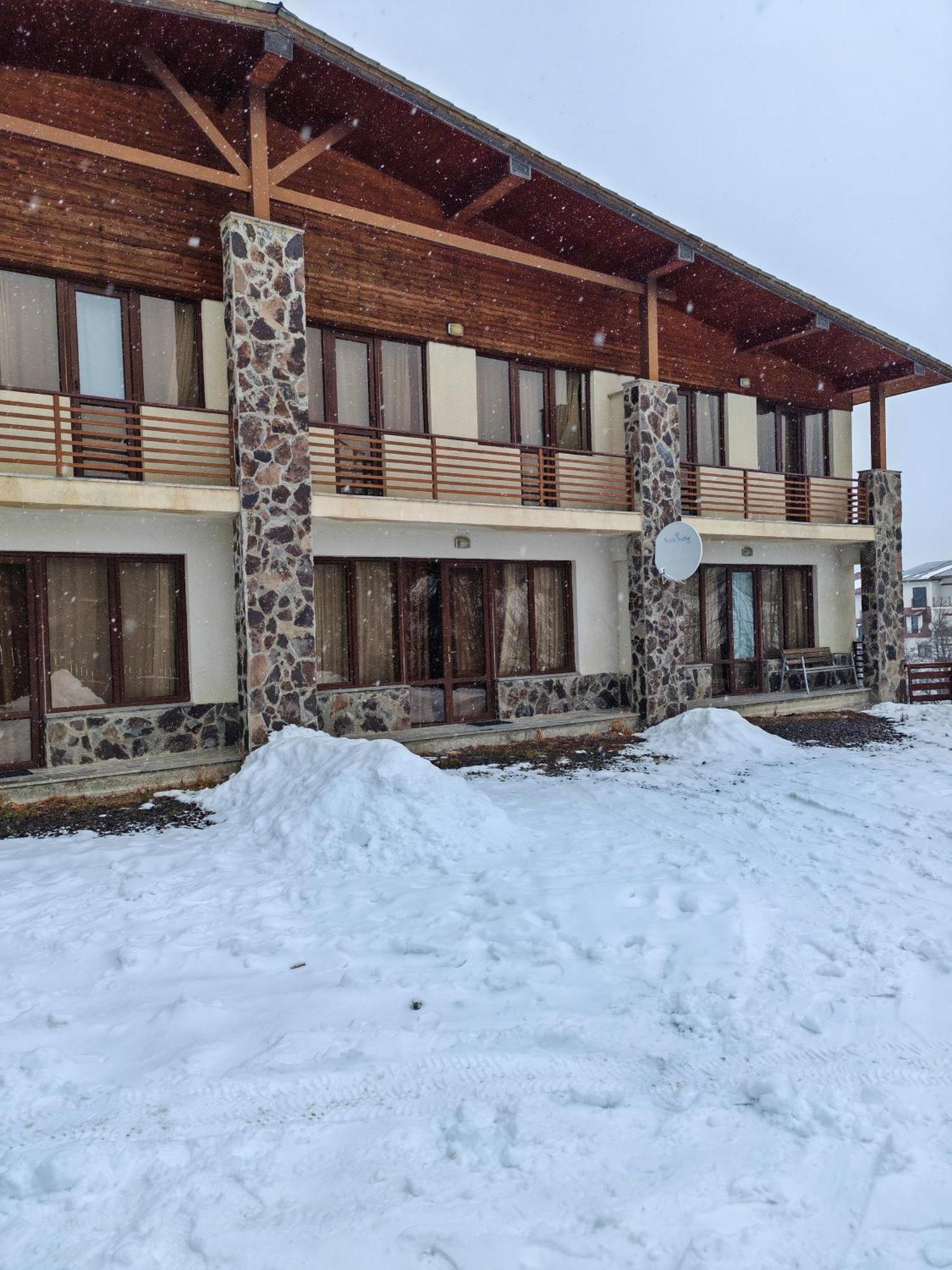 Konstantine'S Chalet Bakoerjani Buitenkant foto