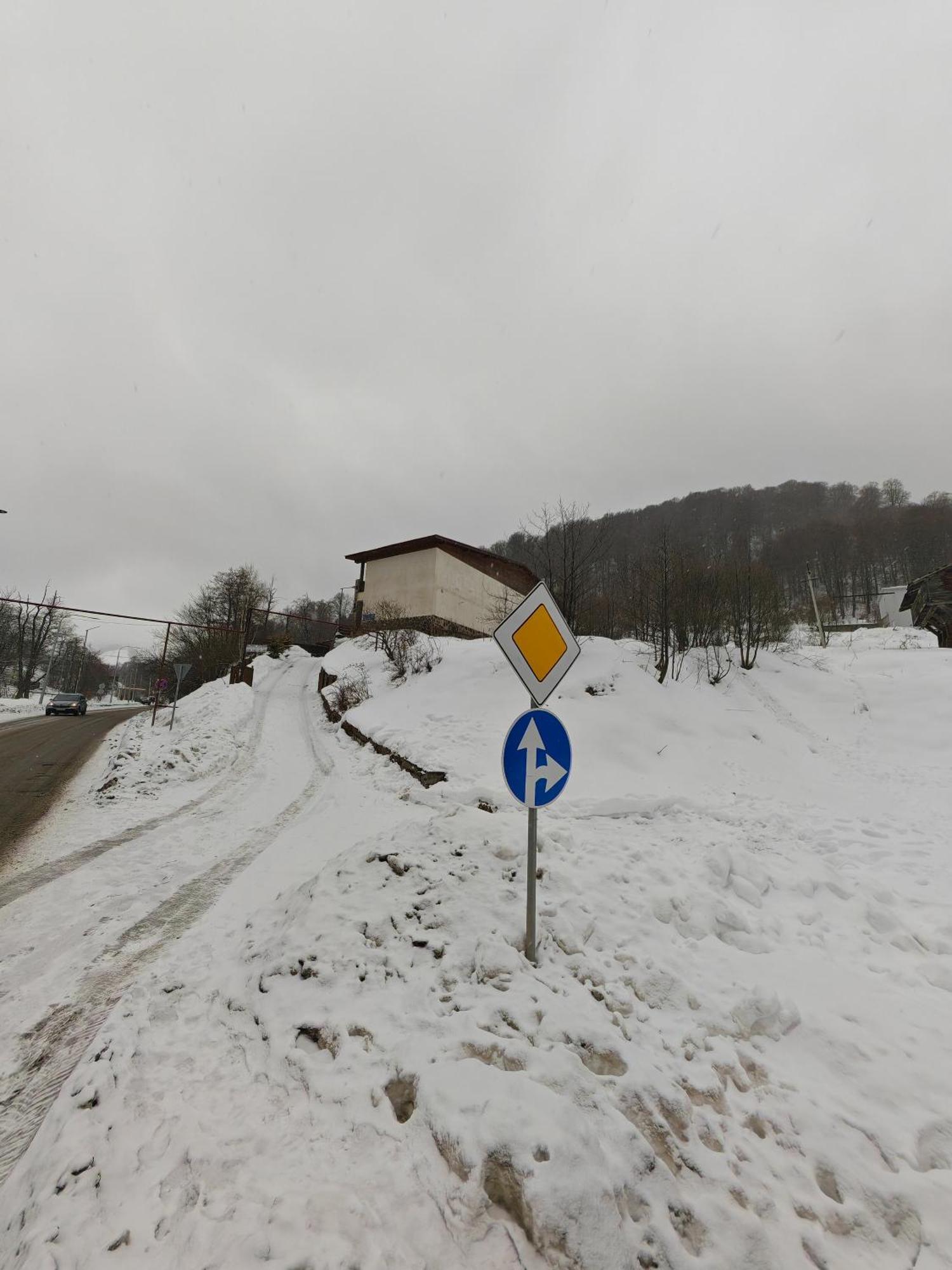 Konstantine'S Chalet Bakoerjani Buitenkant foto