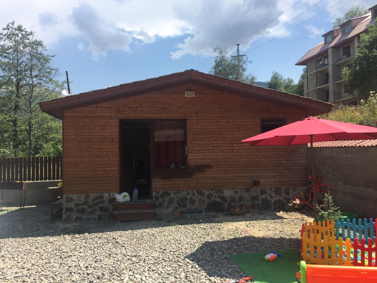 Konstantine'S Chalet Bakoerjani Buitenkant foto